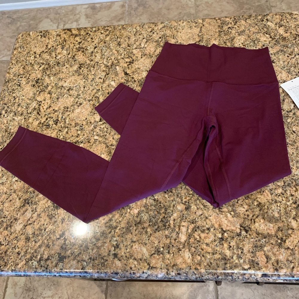 Lululemon’s Align Pant 25” leggings - Picture 6 of 7